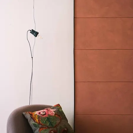 Centrally Located Design Studio In Appartamento *